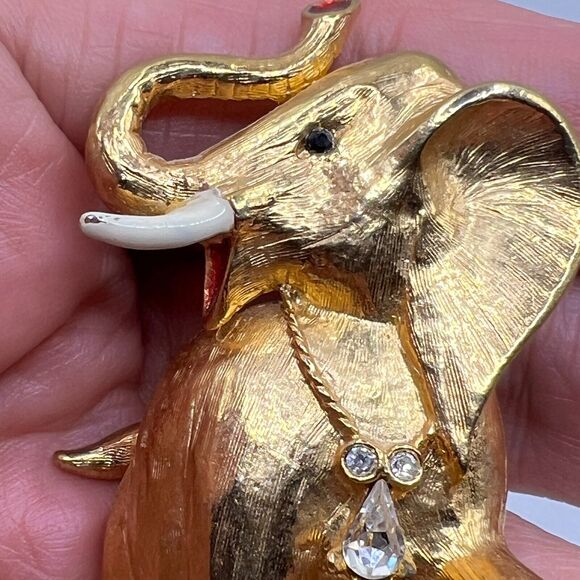 Signed Sphinx A2464 Rare Jeweled ELEPHANT BROOCH Pin Trunk Up Rhinestone Vintage - Picture 4 of 7